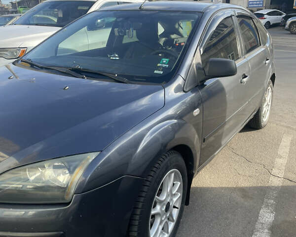 Серый Форд Фокус, объемом двигателя 1.75 л и пробегом 370 тыс. км за 5500 $, фото 2 на Automoto.ua