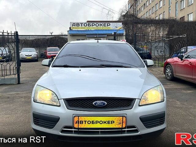 Сірий Форд Фокус, об'ємом двигуна 1.6 л та пробігом 303 тис. км за 4500 $, фото 2 на Automoto.ua