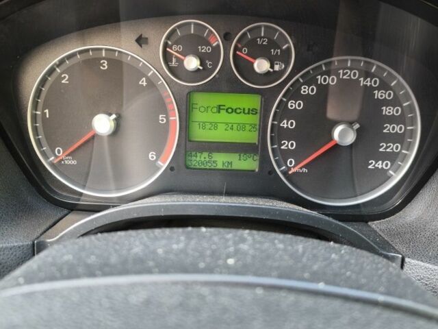 Серый Форд Фокус, объемом двигателя 1.8 л и пробегом 320 тыс. км за 3400 $, фото 1 на Automoto.ua