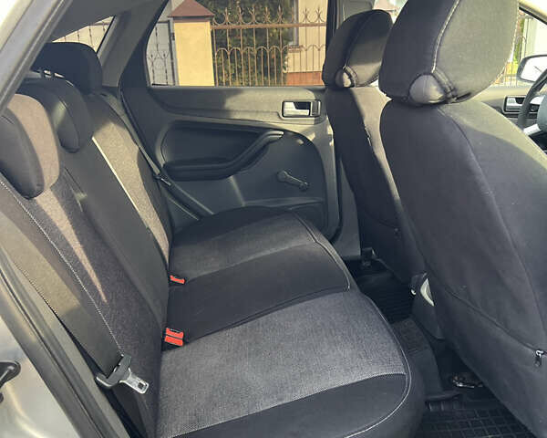 Серый Форд Фокус, объемом двигателя 1.6 л и пробегом 206 тыс. км за 3900 $, фото 42 на Automoto.ua