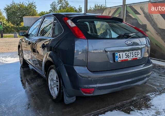 Сірий Форд Фокус, об'ємом двигуна 1.6 л та пробігом 286 тис. км за 3999 $, фото 2 на Automoto.ua