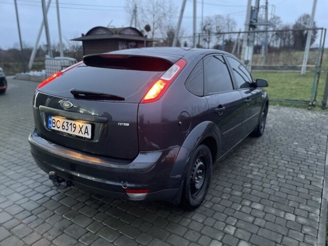 Серый Форд Фокус, объемом двигателя 1.6 л и пробегом 304 тыс. км за 4500 $, фото 6 на Automoto.ua