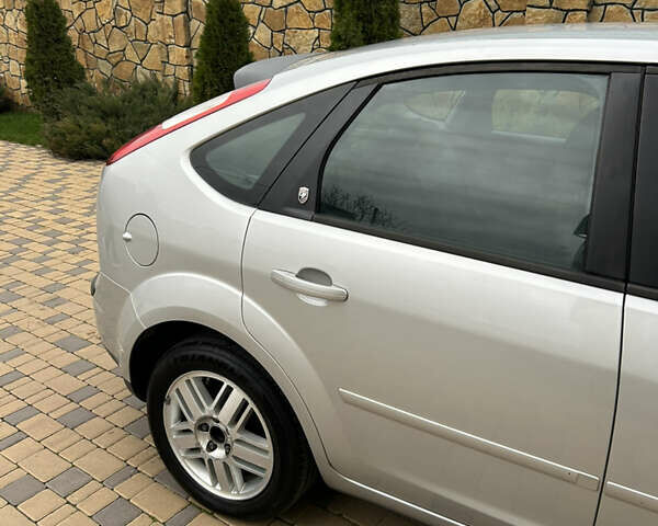 Сірий Форд Фокус, об'ємом двигуна 1.6 л та пробігом 268 тис. км за 4300 $, фото 20 на Automoto.ua