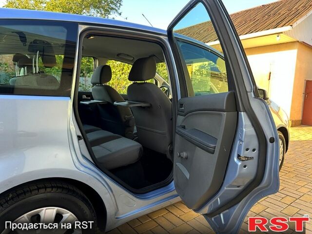 Серый Форд Фокус, объемом двигателя 1.8 л и пробегом 40 тыс. км за 7500 $, фото 7 на Automoto.ua