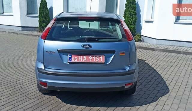 Серый Форд Фокус, объемом двигателя 1.6 л и пробегом 228 тыс. км за 4650 $, фото 2 на Automoto.ua