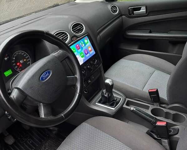 Серый Форд Фокус, объемом двигателя 1.6 л и пробегом 243 тыс. км за 4000 $, фото 6 на Automoto.ua