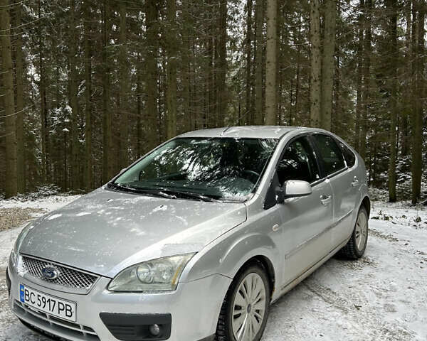 Серый Форд Фокус, объемом двигателя 1.75 л и пробегом 289 тыс. км за 3700 $, фото 1 на Automoto.ua