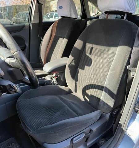 Серый Форд Фокус, объемом двигателя 1.6 л и пробегом 112 тыс. км за 6000 $, фото 26 на Automoto.ua