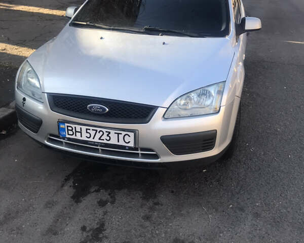 Серый Форд Фокус, объемом двигателя 1.6 л и пробегом 280 тыс. км за 3500 $, фото 2 на Automoto.ua