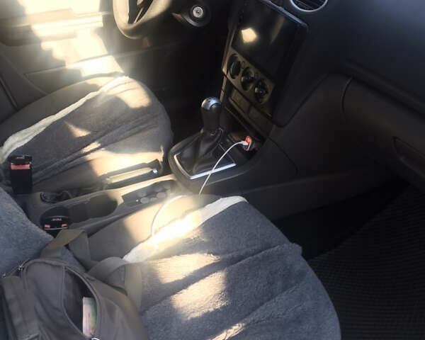 Серый Форд Фокус, объемом двигателя 1.6 л и пробегом 280 тыс. км за 3500 $, фото 6 на Automoto.ua