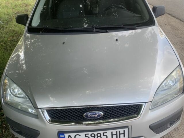 Серый Форд Фокус, объемом двигателя 1.8 л и пробегом 280 тыс. км за 4250 $, фото 1 на Automoto.ua