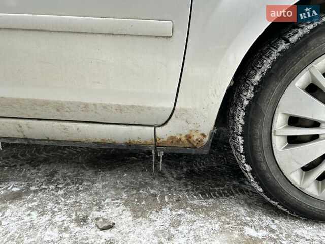 Серый Форд Фокус, объемом двигателя 1.75 л и пробегом 289 тыс. км за 3700 $, фото 8 на Automoto.ua