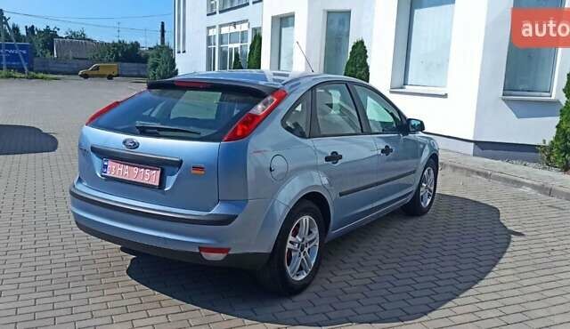 Серый Форд Фокус, объемом двигателя 1.6 л и пробегом 220 тыс. км за 4600 $, фото 1 на Automoto.ua