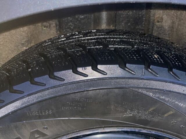 Серый Форд Фокус, объемом двигателя 1.6 л и пробегом 304 тыс. км за 4500 $, фото 14 на Automoto.ua