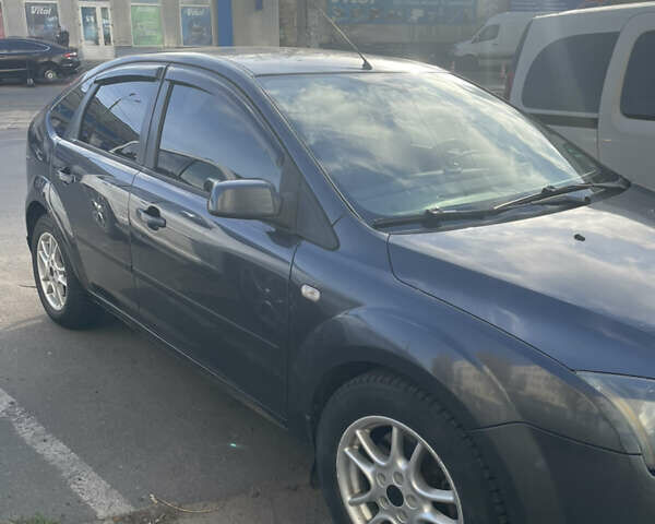 Серый Форд Фокус, объемом двигателя 1.75 л и пробегом 370 тыс. км за 5500 $, фото 1 на Automoto.ua