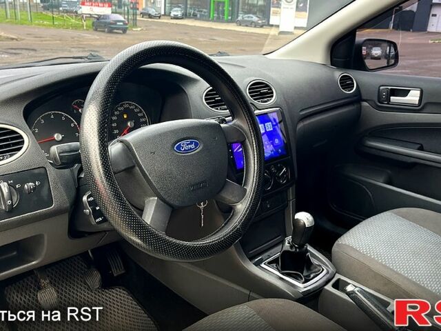 Сірий Форд Фокус, об'ємом двигуна 1.6 л та пробігом 303 тис. км за 4500 $, фото 6 на Automoto.ua