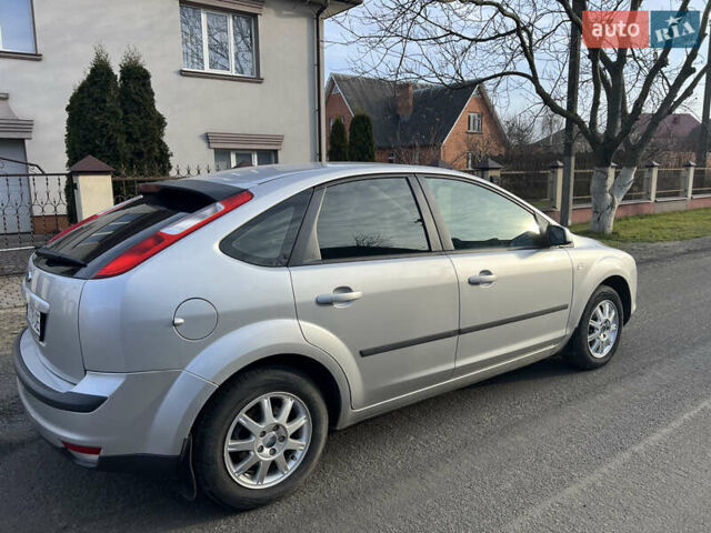 Серый Форд Фокус, объемом двигателя 1.6 л и пробегом 206 тыс. км за 3900 $, фото 24 на Automoto.ua