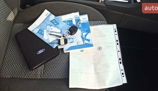 Серый Форд Фокус, объемом двигателя 1.6 л и пробегом 228 тыс. км за 4650 $, фото 10 на Automoto.ua