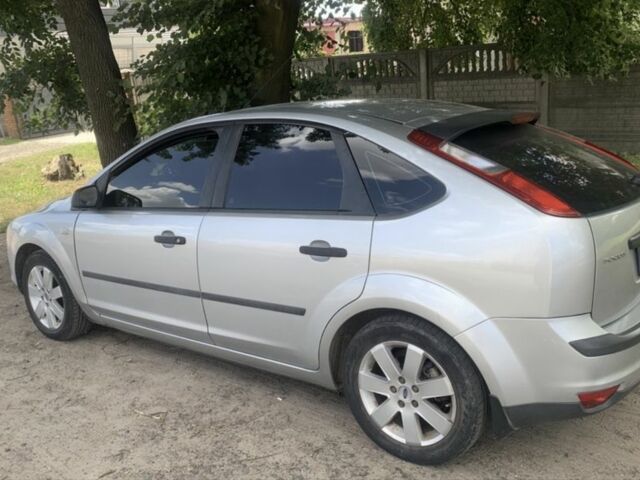 Серый Форд Фокус, объемом двигателя 1.8 л и пробегом 280 тыс. км за 4250 $, фото 2 на Automoto.ua