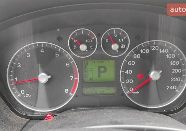 Серый Форд Фокус, объемом двигателя 1.6 л и пробегом 335 тыс. км за 3990 $, фото 3 на Automoto.ua