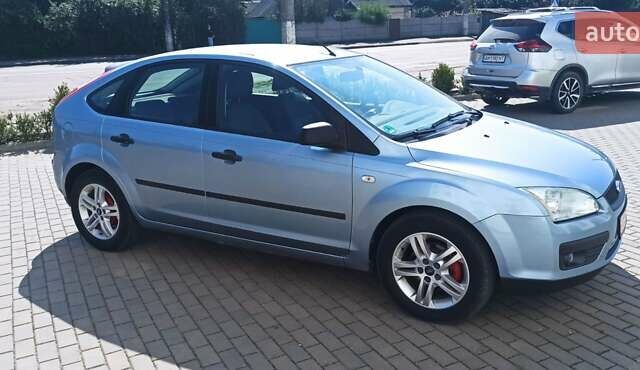 Серый Форд Фокус, объемом двигателя 1.6 л и пробегом 228 тыс. км за 4650 $, фото 9 на Automoto.ua