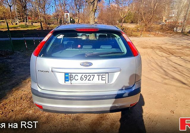 Серый Форд Фокус, объемом двигателя 1.6 л и пробегом 500 тыс. км за 3500 $, фото 3 на Automoto.ua