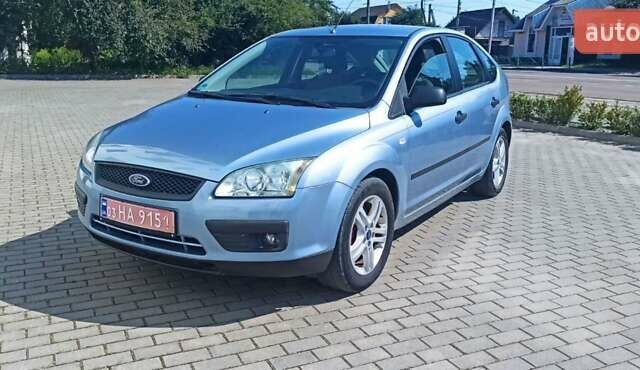 Серый Форд Фокус, объемом двигателя 1.6 л и пробегом 220 тыс. км за 4600 $, фото 2 на Automoto.ua