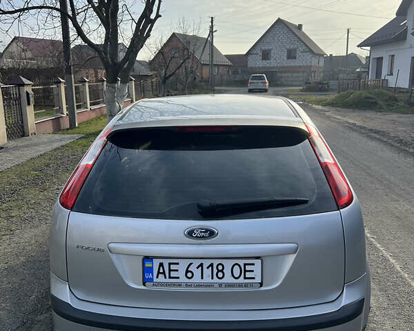 Серый Форд Фокус, объемом двигателя 1.6 л и пробегом 206 тыс. км за 3900 $, фото 15 на Automoto.ua