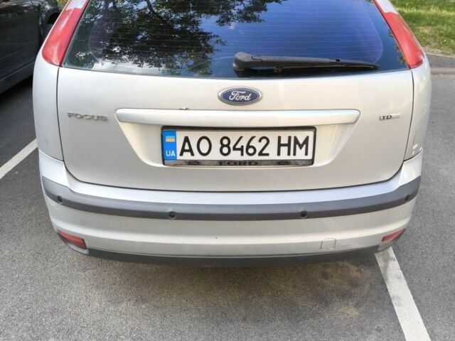 Серый Форд Фокус, объемом двигателя 1.8 л и пробегом 320 тыс. км за 3400 $, фото 3 на Automoto.ua