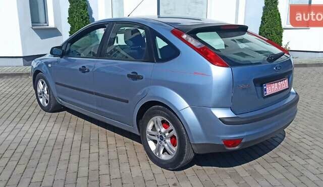 Серый Форд Фокус, объемом двигателя 1.6 л и пробегом 220 тыс. км за 4600 $, фото 3 на Automoto.ua