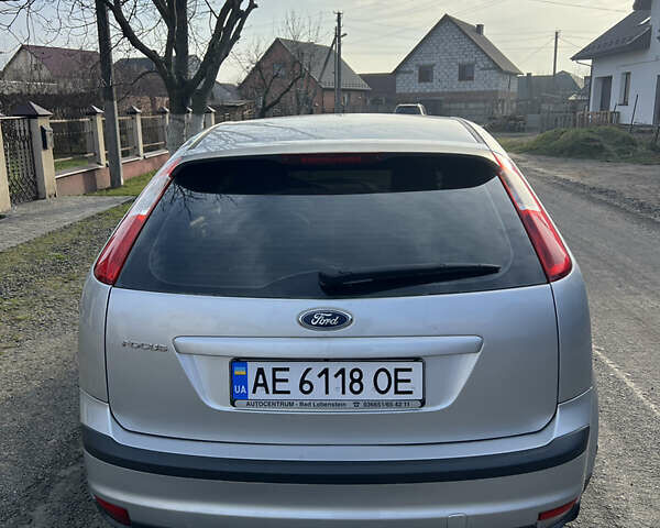 Серый Форд Фокус, объемом двигателя 1.6 л и пробегом 206 тыс. км за 3900 $, фото 14 на Automoto.ua