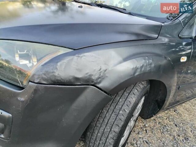 Сірий Форд Фокус, об'ємом двигуна 1.6 л та пробігом 440 тис. км за 3500 $, фото 10 на Automoto.ua