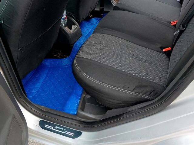 Сірий Форд Фокус, об'ємом двигуна 1.6 л та пробігом 267 тис. км за 5200 $, фото 5 на Automoto.ua