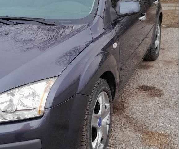 Серый Форд Фокус, объемом двигателя 1.6 л и пробегом 184 тыс. км за 6500 $, фото 2 на Automoto.ua