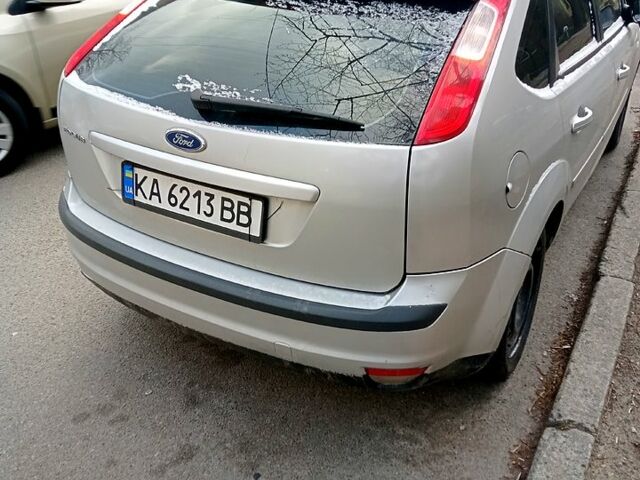 Серый Форд Фокус, объемом двигателя 16 л и пробегом 220 тыс. км за 4000 $, фото 1 на Automoto.ua