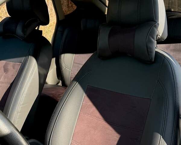 Сірий Форд Фокус, об'ємом двигуна 1.6 л та пробігом 272 тис. км за 4250 $, фото 8 на Automoto.ua