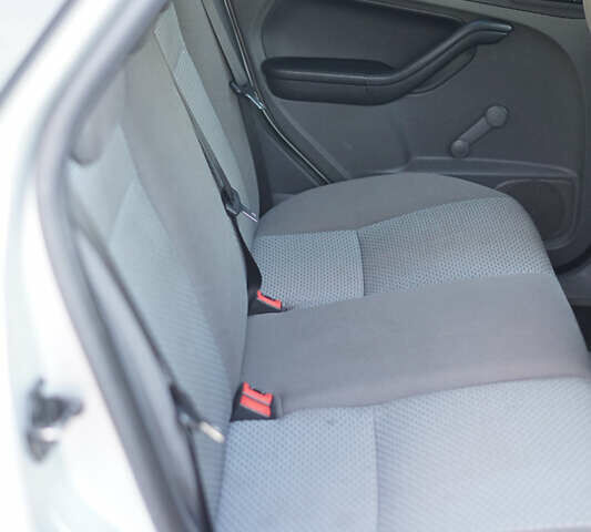 Форд Фокус 2007 в Киеве на Automoto.ua Серый Форд Фокус, объемом двигателя 1.6 л и пробегом 248 тыс. км за 4500 $, фото 14 на Automoto.ua