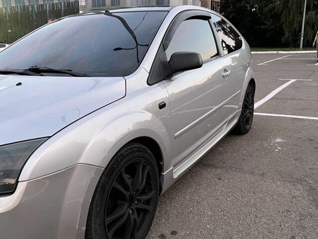 Серый Форд Фокус, объемом двигателя 1.6 л и пробегом 340 тыс. км за 4350 $, фото 7 на Automoto.ua