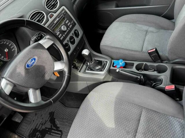 Серый Форд Фокус, объемом двигателя 1.6 л и пробегом 185 тыс. км за 4296 $, фото 11 на Automoto.ua