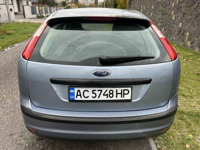 Серый Форд Фокус, объемом двигателя 1.4 л и пробегом 260 тыс. км за 2100 $, фото 3 на Automoto.ua