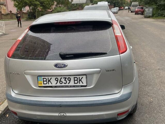 Сірий Форд Фокус, об'ємом двигуна 1.6 л та пробігом 205 тис. км за 4600 $, фото 3 на Automoto.ua
