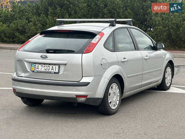 Серый Форд Фокус, объемом двигателя 1.6 л и пробегом 251 тыс. км за 4500 $, фото 12 на Automoto.ua