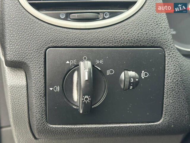 Серый Форд Фокус, объемом двигателя 1.6 л и пробегом 251 тыс. км за 4500 $, фото 31 на Automoto.ua