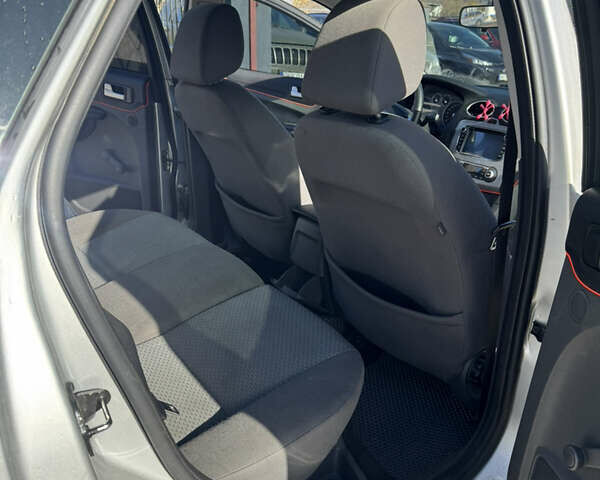 Серый Форд Фокус, объемом двигателя 2 л и пробегом 328 тыс. км за 4300 $, фото 22 на Automoto.ua