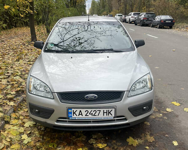 Форд Фокус 2007 в Киеве на Automoto.ua Серый Форд Фокус, объемом двигателя 1.6 л и пробегом 143 тыс. км за 4900 $, фото 1 на Automoto.ua