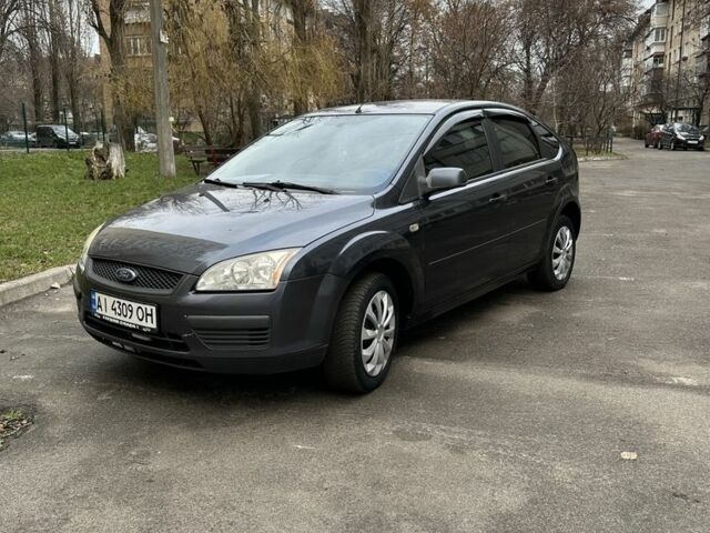Серый Форд Фокус, объемом двигателя 1.6 л и пробегом 244 тыс. км за 3850 $, фото 1 на Automoto.ua