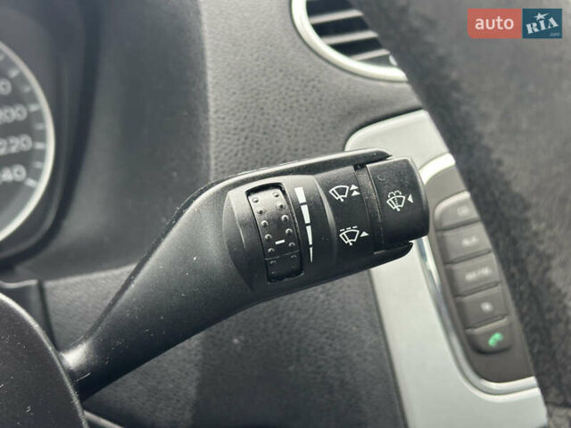 Серый Форд Фокус, объемом двигателя 1.6 л и пробегом 251 тыс. км за 4500 $, фото 33 на Automoto.ua