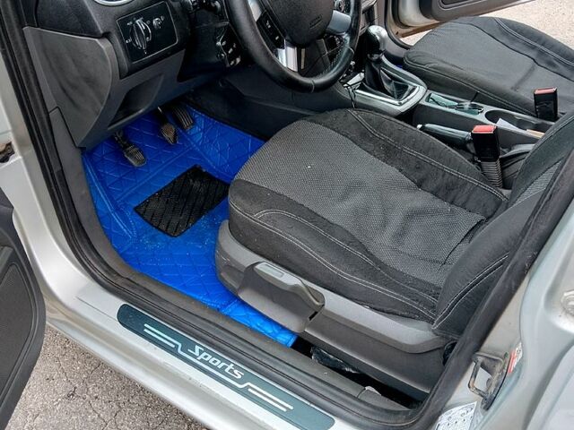 Сірий Форд Фокус, об'ємом двигуна 1.6 л та пробігом 267 тис. км за 5200 $, фото 2 на Automoto.ua