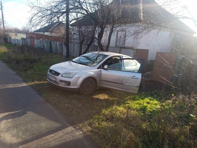 Серый Форд Фокус, объемом двигателя 1.6 л и пробегом 437 тыс. км за 1182 $, фото 1 на Automoto.ua