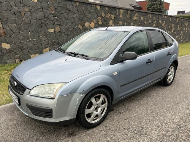 Серый Форд Фокус, объемом двигателя 1.4 л и пробегом 260 тыс. км за 2100 $, фото 6 на Automoto.ua